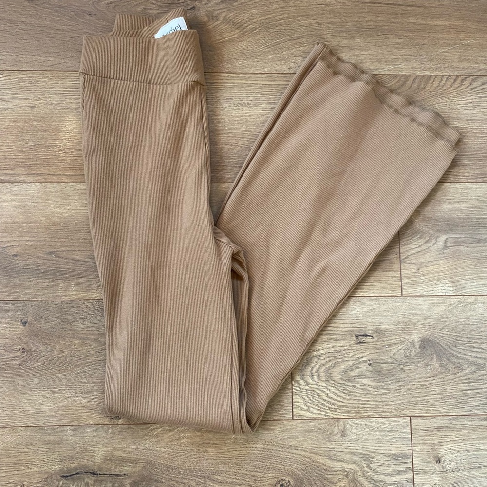 Arraei Collective High waist flare legging